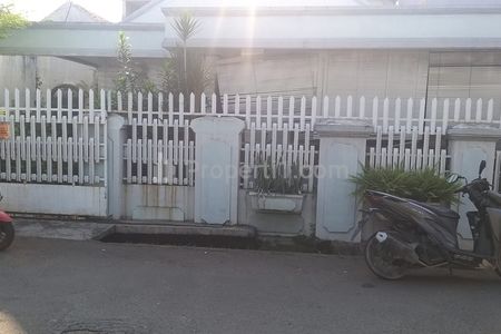 Tampak depan