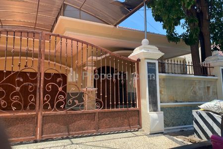 Dijual Rumah Luas di Manyar Kartika, Surabaya