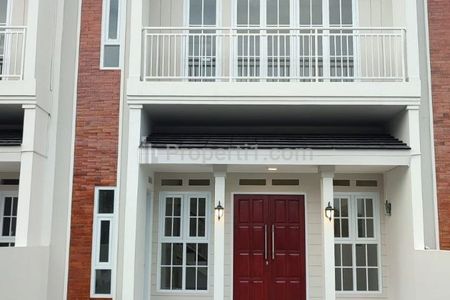 Dijual Rumah Baru 2 Lantai American Classic Style Lokasi Strategis di Arcamanik Kota Bandung