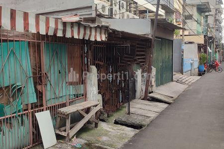 Dijual Rumah Tua di Jelambar Jakarta Barat  (Hitung Tanah) NJOP