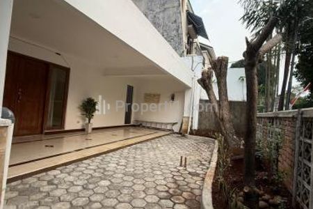Rumah Asri Disewakan di Kemang Ampera Jakarta Selatan - 4 Kamar Tidur Unfurnish Siap Huni