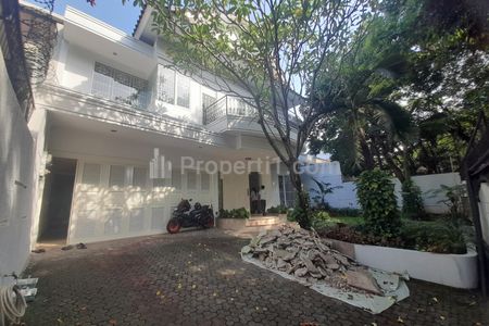 Sewa Rumah Mewah 4 BR Ada Kolam Renang di Tirtayasa, Dekat Senopati, Gunawarman, SCBD, Trunojoyo, Kebayoran Baru, Jakarta Selatan