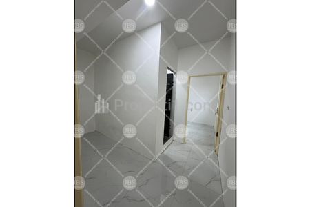 Dijual Rumah Hook di Komplek Hobbit Palace Jalan Kerambik, Medan