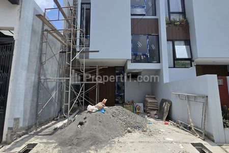 Dijual Rumah Baru Dalam Cluster di Duren Sawit, Jakarta Timur