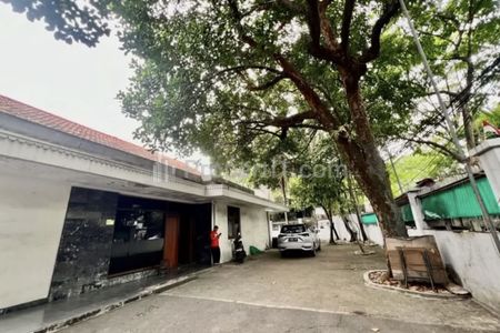 Dijual Rumah Hoek Hadap Jalan di Darmawangsa Raya Jakarta Selatan