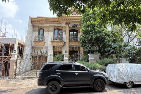Dijual Rumah dengan Kolam Renang di Kelapa Gading, Jakarta Utara