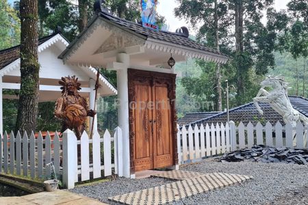 DIJUAL CEPAT Villa CANTIK di Komplek MEGA INDAH CISARUA - Dialiri Sungai Kecil dan Jernih di Tanahnya - 1000 m DPL