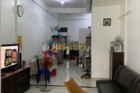 Townhouse 2,5 Tingkat Dijual di Komplek Contempo Regency - Titi Kuning, Medan