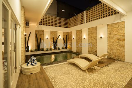 DIJUAL CEPAT Villa NYAMAN  di Canggu Badung Bali - LOKASI STRATEGIS - 3 Kamar Full Furnished
