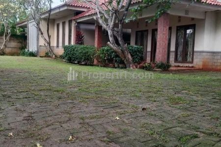 Dijual Rumah Luas di Jalan Wates, Tangerang Selatan