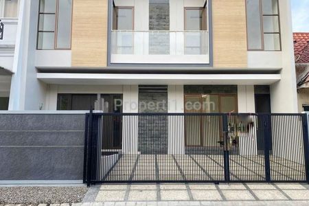 Dijual Rumah Citraland Utama Cluster International Village Langka di Surabaya