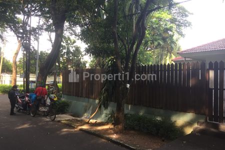 Disewakan Rumah Tinggal Luas 1.500 m2 di Kemang, Jakarta Selatan