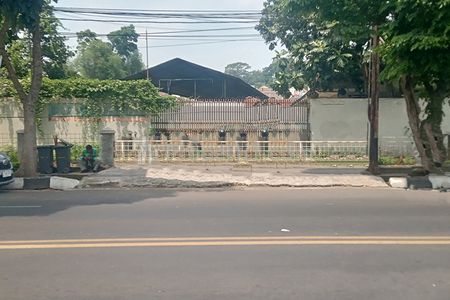 Jual Tanah Siap Bangun 2129 m2 SHM Muka 50 Meter Bonus Kantor Harga di Bawah Pasaran Untuk Komersial, Jasa dan Niaga di Jalan AH. Nasution Bandung