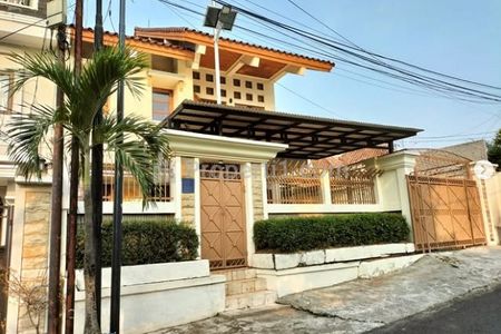 Dijual Rumah 2 Lantai di Jalan Yadi, Jakarta Selatan