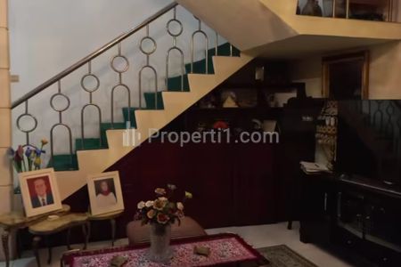 Jual Rumah Luas & Siap Huni Area Kebayoran Baru, Jakarta Selatan 5+1 BR