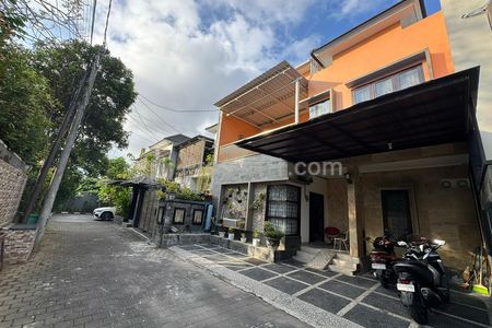 Dijual Rumah 3 Lantai di Taman Mumbul, Bali