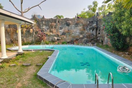 Dijual Rumah Area Cilandak, Jakarta Selatan - 5 Bedroom LT 954 sqm
