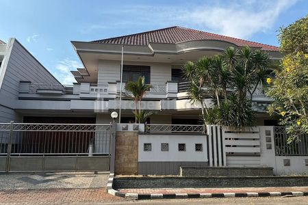 Dijual Rumah Luas di Taman Hunian Satelit, Surabaya 