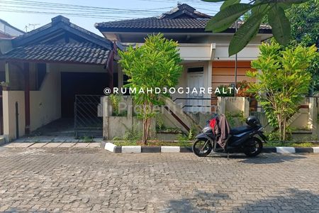 Dijual Tanah Strategis Bonus Bangunan Dalam Perumahan di Jl. Wates Km 3 Yogyakarta Dekat Malioboro, Al Azhar, UPY PGRI