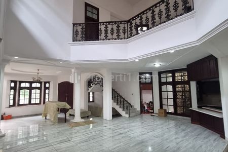 Sewa Rumah di Pondok Indah, Jakarta Selatan - 3 Kamar Tidur Semi Furnished