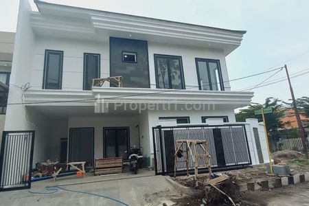 Dijual Rumah New American Style di Jemursari Surabaya Selatan