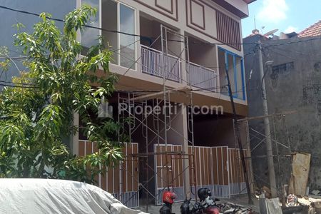 Dijual Rumah 2 Lantai di Babatan Wiyung Surabaya Barat