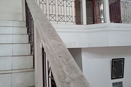 Dijual Rumah SHM di Jalan Kedungdoro, Surabaya