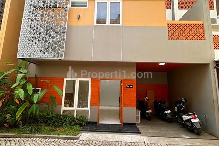 Dijual Rumah 2 Lantai dengan Rooftop di Jagakarsa Kahfi 2 Jakarta Selatan, Dekat Toll Brigif, Kukusan, Stasiun Lenteng Agung, Pasar Timbul