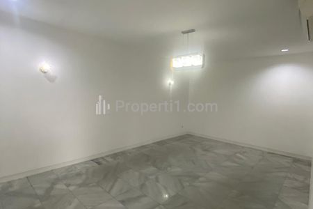 For Lease and Sale Rumah LT 736 sqm dengan 5+2 BR - Area Cipete, Kebayoran Baru, Jakarta Selatan