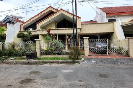 Dijual Rumah 1,5 Lantai di Jalan Dharmahusada Indah Timur, Surabaya