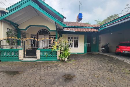 Jual Kost dan Rumah Induk Dekat Kampus UII Jalan Kaliurang Km 14 Sleman Yogyakarta, Harga Terbaik