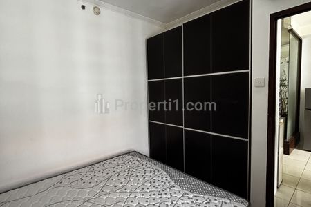 Sewa Apartemen Mediterania Garden Residence 2 Tower Flamboyan - 2 Kamar Furnish