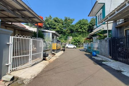 Jalan mulus lebar muat 2 mobil