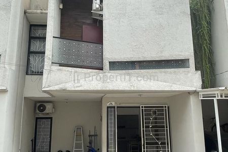 Dijual Rumah Minimalis 2.5 Lantai Bebas Banjir di Jatibening Bekasi