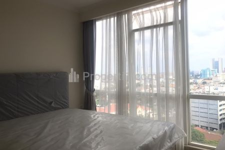 Jual Murah Apartemen Menteng Park Lantai 12, Tower Sapphire, Full Furnish, 2 BR, Luas 64 m2, Cikini, Jakarta Pusat