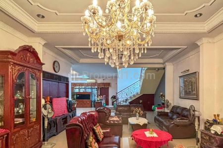 Jual Cepat Nego Rumah Dua Lantai Luas 332 m2, Bangunan 500 m2, Samping JIS, Terogong, Dekat Pondok Indah, Cilandak, Jakarta Selatan