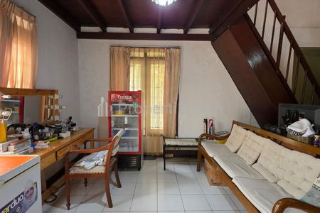 Jual Rumah di Graha Cinere, Depok - 3 Kamar Tidur Semi Furnished SHM