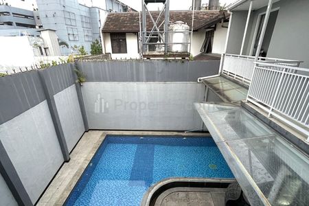 Jual Rumah Ada Kolam Renang di Kopo Melati Dekat Tol Kopo Bandung