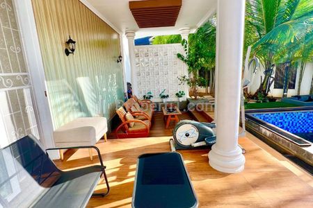 Jual Rumah Dengan Kolam Renang di Antapani Bandung