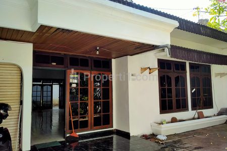 Dijual Rumah 1,5 Lantai di Jalan Kutisari, Surabaya