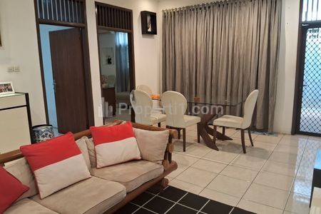 Dikontrakkan Rumah 2 Lantai Dekat Stasiun MRT Fatmawati, Jakarta Selatan