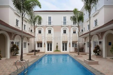 Jual Rumah 3 Lantai dengan Kolam Renang Bersama di Vanya Park BSD City Tangerang