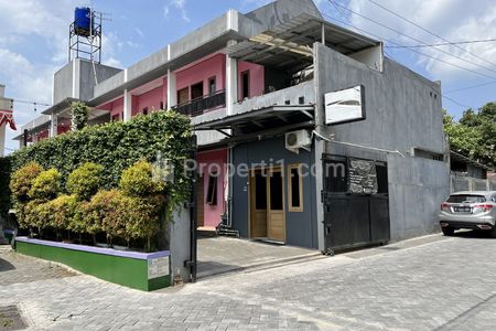 Jual Kost Eksklusif 14 Kamar Full Furnish Tanah Luas di Jl. Kaliurang Km 13 Yogyakarta Dekat UII, Al Azhar Cairo