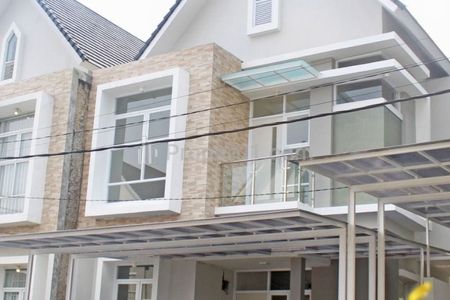 Jual Rumah Desain Cantik Selangkah dari Alun-alun Kota Cimahi, Harga Bersahabat