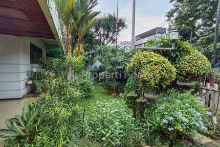 Dijual Rumah Klasik di Area Gudang Peluru, Tebet, Jakarta - Lebar Jalan 2 Mobil