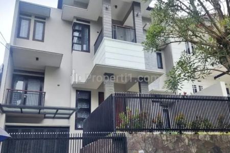 Jual Rumah Luas Terawat di Setiabudi Bandung Utara Harga Menarik