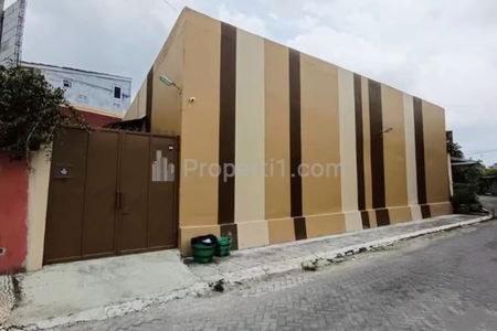 Dijual Kost Murah 10 Kamar, Tanah Luas di Seputar Nologaten Seturan Sleman Yogyakarta Dekat AMPLAZ, ATMAJAYA, STIE YKPN