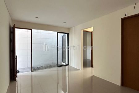 Jual Rumah dalam Townhouse di Jagakarsa, Jakarta Selatan - 3 Kamar Tidur SHM