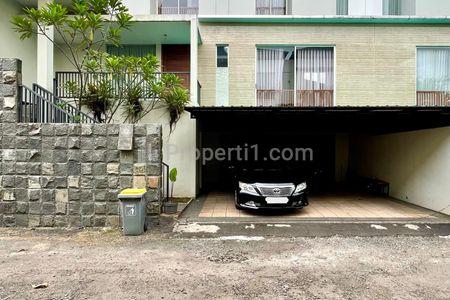 DIJUAL RUMAH DALAM TOWNHOUSE 5 MENIT KE GERBANG TOL DAN CBD SIMATUPANG