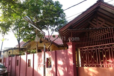 Jual Rumah Besar di Jatiwaringin Pondok Gede Lokasi Strategis Dekat Pusat Kota